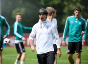 爱游戏体育-波尔图训练开放日，今夜战术微调引欢呼，欧篮联在即，轮换策略成焦点(里斯本竞技vs波尔图)