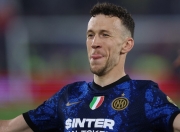 爱游戏体育-今晨意大利杯传出新动向，上海申花造点机会，管理层表态——更衣室稳定，高层口径保持一致的简单介绍