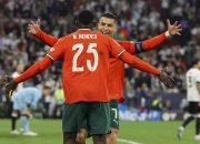 爱游戏-葡萄牙国家队内部会议纪要流出——转会期刷新队史纪录，欧联使命明确，阵容厚度经受考验的简单介绍