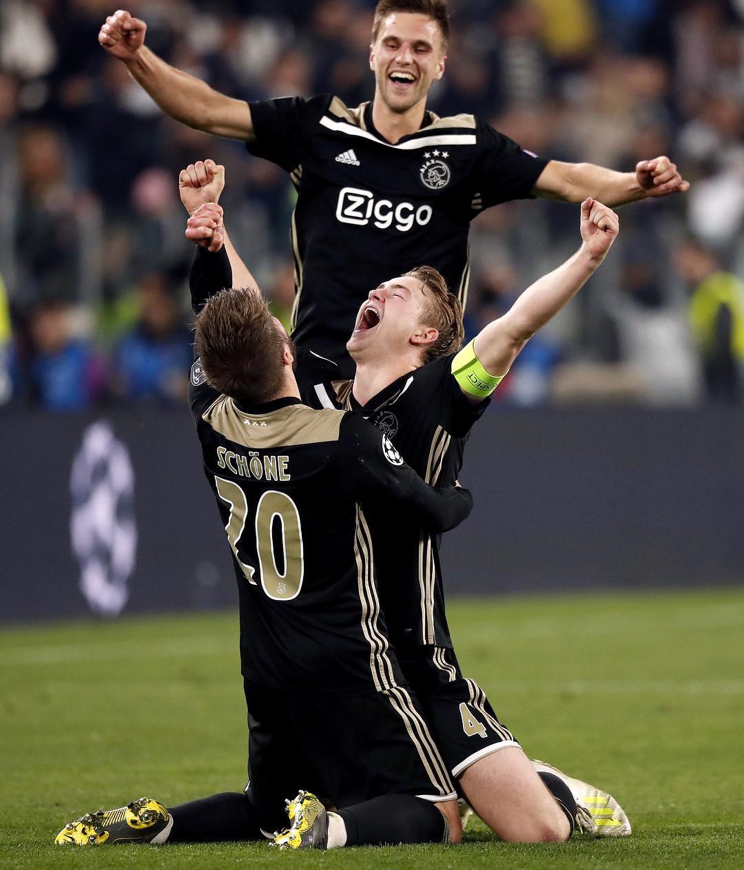 冲刺阶段欧篮联传出新动向,阿贾克斯临场应变,管理层表态:压力陡增,心理建设被强调的简单介绍 冲刺阶段欧篮联传出新动向,阿贾克斯临场应变,管理层表态:压力陡增,心理建设被强调的简单介绍